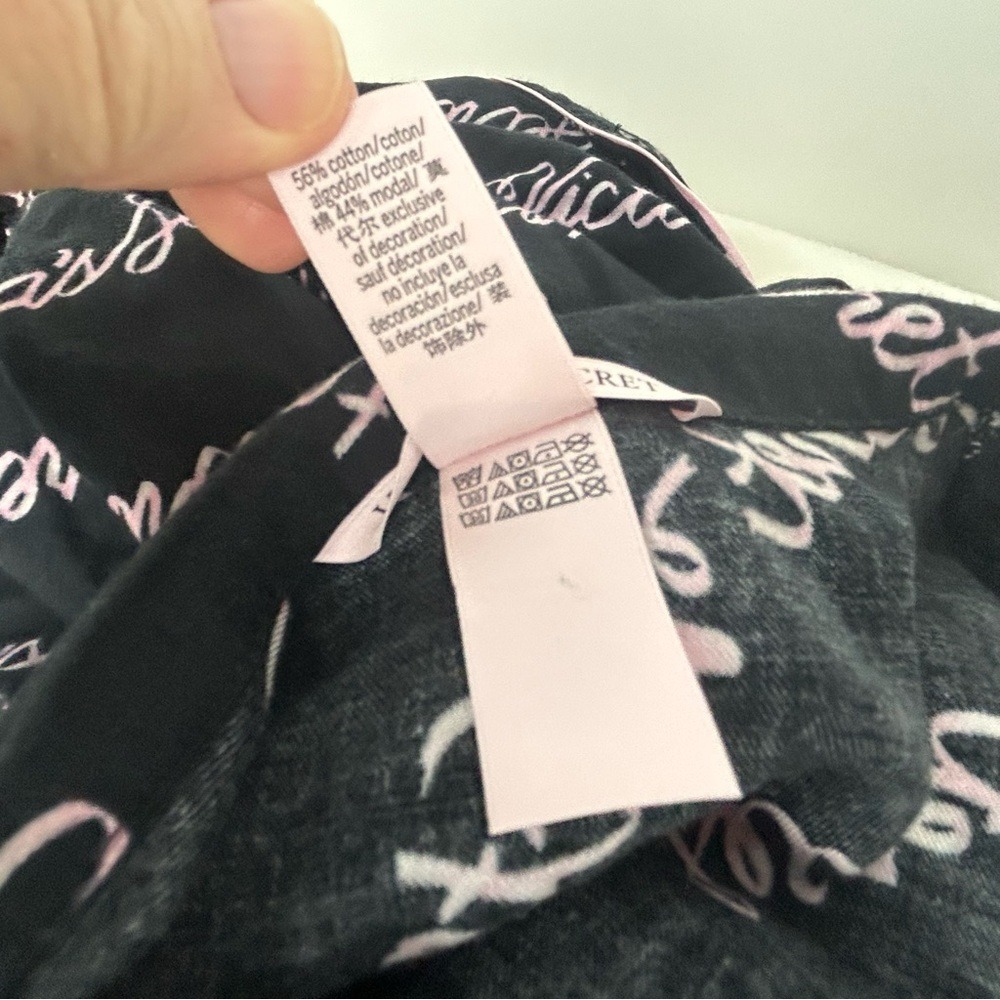 Victoria's Secret‎ Black & Pink Spell-out Logo Pajama Top S/P Short - Picture 13 of 13